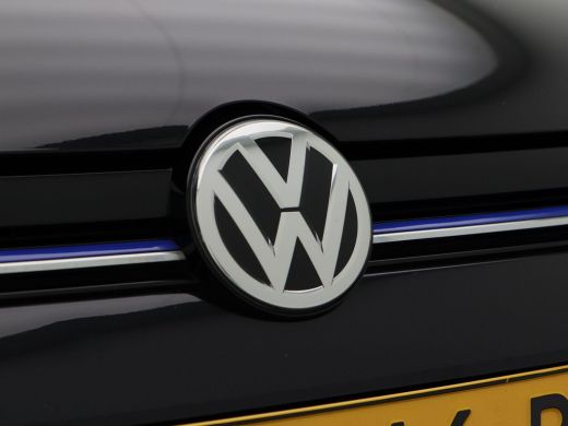 Volkswagen GOLF Variant 1.5 TSi 130 Pk Automaat Highline | Navigatie | Trekhaak | 17 Inch | Virtual Dashboard | Adaptive ... ActivLease financial lease