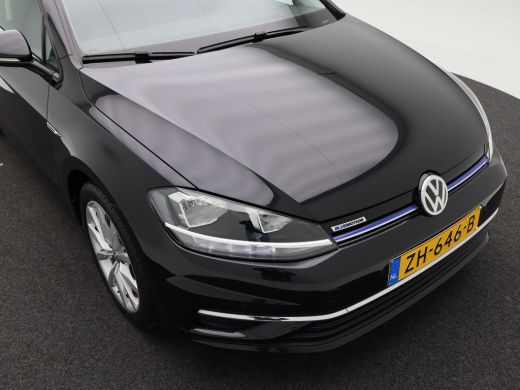 Volkswagen GOLF Variant 1.5 TSi 130 Pk Automaat Highline | Navigatie | Trekhaak | 17 Inch | Virtual Dashboard | Adaptive ... ActivLease financial lease