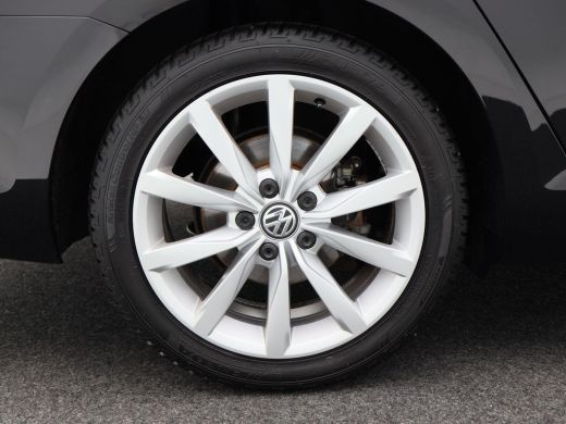Volkswagen GOLF Variant 1.5 TSi 130 Pk Automaat Highline | Navigatie | Trekhaak | 17 Inch | Virtual Dashboard | Adaptive ... ActivLease financial lease