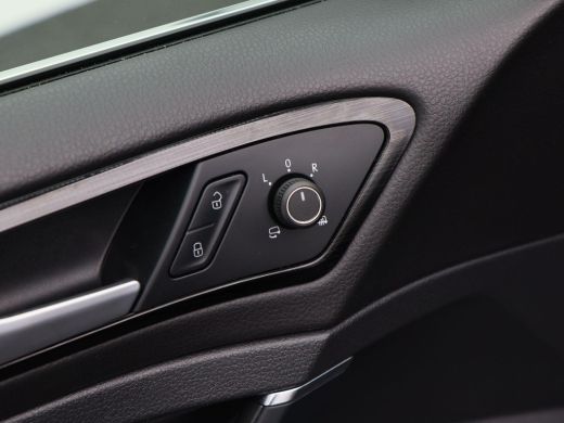 Volkswagen GOLF Variant 1.5 TSi 130 Pk Automaat Highline | Navigatie | Trekhaak | 17 Inch | Virtual Dashboard | Adaptive ... ActivLease financial lease
