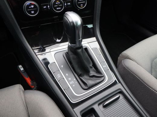 Volkswagen GOLF Variant 1.5 TSi 130 Pk Automaat Highline | Navigatie | Trekhaak | 17 Inch | Virtual Dashboard | Adaptive ... ActivLease financial lease