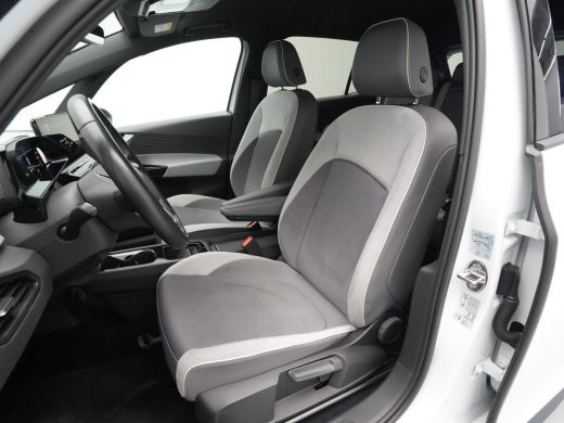 Volkswagen ID.3 First Plus 58 kWh 204pk Navigatie Camera Acc Lm Velgen Demo JP ActivLease financial lease