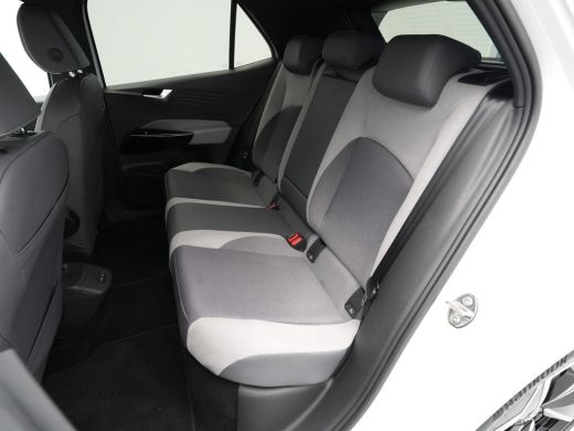 Volkswagen ID.3 First Plus 58 kWh 204pk Navigatie Camera Acc Lm Velgen Demo JP ActivLease financial lease