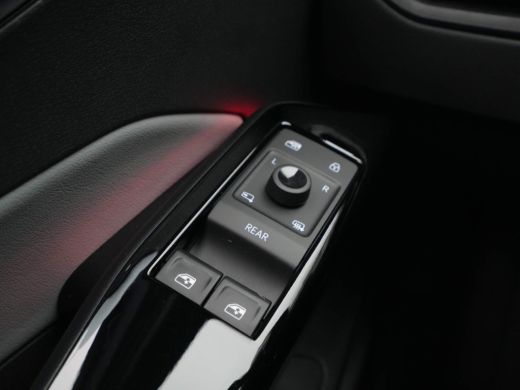 Volkswagen ID.3 First Plus 58 kWh 204pk Navigatie Camera Acc Lm Velgen Demo JP ActivLease financial lease