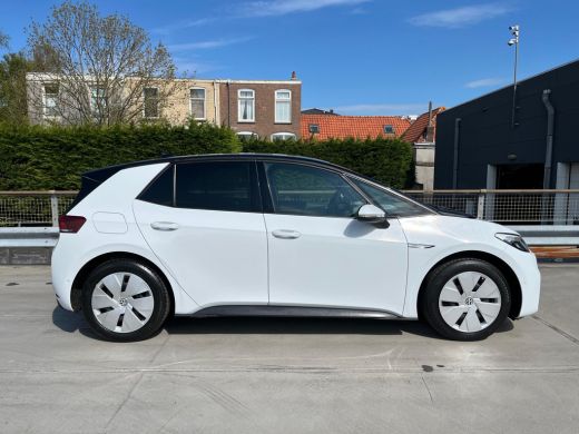 Volkswagen ID.3 Pro Edition Advantage 58 kWh | LED verlichting | ACC | Navigatie | Apple Carplay | ActivLease financial lease