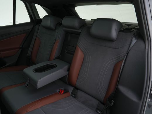 Volkswagen ID.4 Max 77 kWh 1ST-Pack [ 3-Fase ] (INCL-BTW) *PANO | HEAT-PUMP | HEAD-UP | NAVI-FULLMAP | LEATHER-AL... ActivLease financial lease