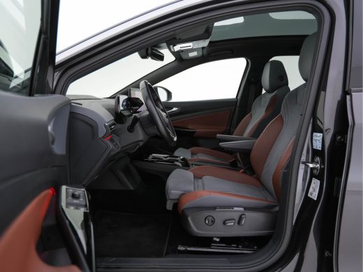 Volkswagen ID.4 Max 77 kWh 1ST-Pack [ 3-Fase ] (INCL-BTW) *PANO | HEAT-PUMP | HEAD-UP | NAVI-FULLMAP | LEATHER-AL... ActivLease financial lease