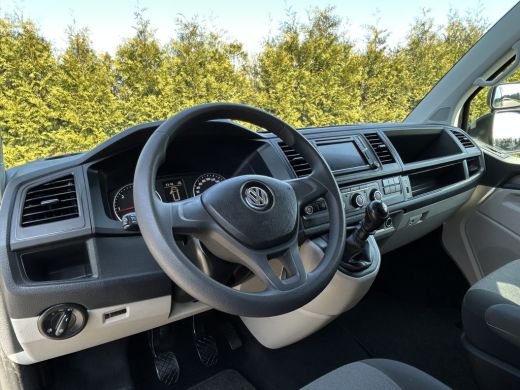 Volkswagen Transporter 2.0 TDI 102 PK / L2H1 / 1e EIG. / BOTT INRICHTING / IMPERIAAL / AIRCO / CRUISE / NAVI ActivLease financial lease