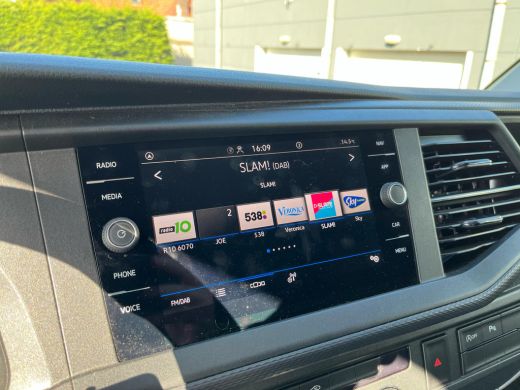 Volkswagen Transporter 2.0 TDI L2H3 28 Highline | Navigatie | Cruise Control | Trekhaak | Side Bars | Apple Carplay | ActivLease financial lease
