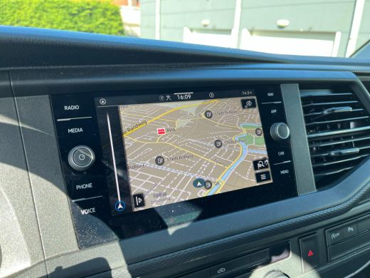 Volkswagen Transporter 2.0 TDI L2H3 28 Highline | Navigatie | Cruise Control | Trekhaak | Side Bars | Apple Carplay | ActivLease financial lease
