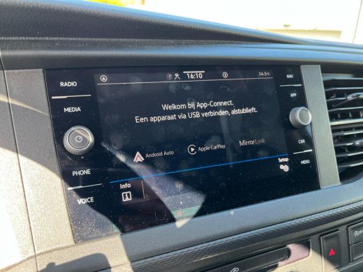 Volkswagen Transporter 2.0 TDI L2H3 28 Highline | Navigatie | Cruise Control | Trekhaak | Side Bars | Apple Carplay | ActivLease financial lease