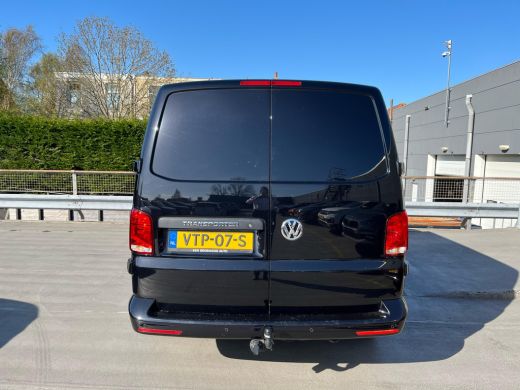 Volkswagen Transporter 2.0 TDI L2H3 28 Highline | Navigatie | Cruise Control | Trekhaak | Side Bars | Apple Carplay | ActivLease financial lease