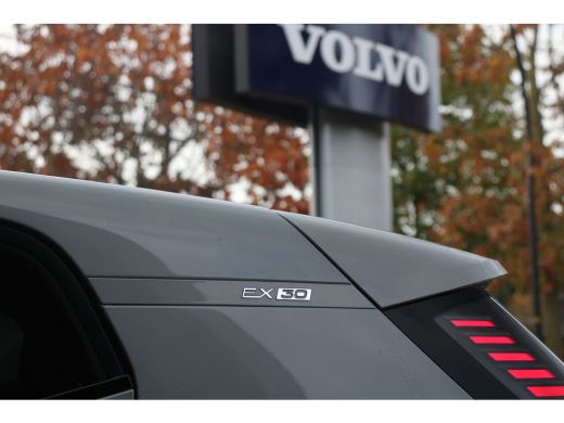 Volvo  EX30 Single Motor Extended Range Core 69 kWh | 19" Velgen | Adaptive Cruise | BLIS | Camera | Stuur/st... ActivLease financial lease