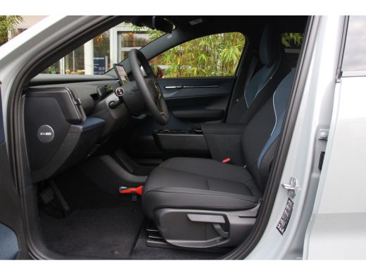 Volvo  EX30 Single Motor Extended Range Core 69 kWh | 19" Velgen | Adaptive Cruise | BLIS | Camera | Stuur/st... ActivLease financial lease