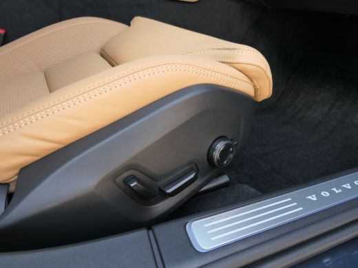 Volvo  V90 T8 Plug-in hybrid AWD Ultra Executive Edition | Bowers&Wilkins | Luchtvering | Massage | Gevenitl... ActivLease financial lease