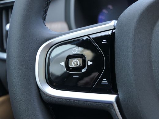 Volvo  V90 T8 Plug-in hybrid AWD Ultra Executive Edition | Bowers&Wilkins | Luchtvering | Massage | Gevenitl... ActivLease financial lease