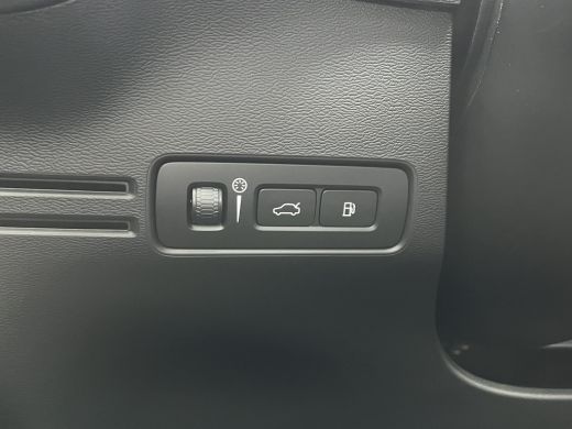 Volvo  XC40 Volvo 1.5 T4 Recharge Inscription | Achteruitrijcamera | Elektrisch glazen panorama-dak | Grootli... ActivLease financial lease