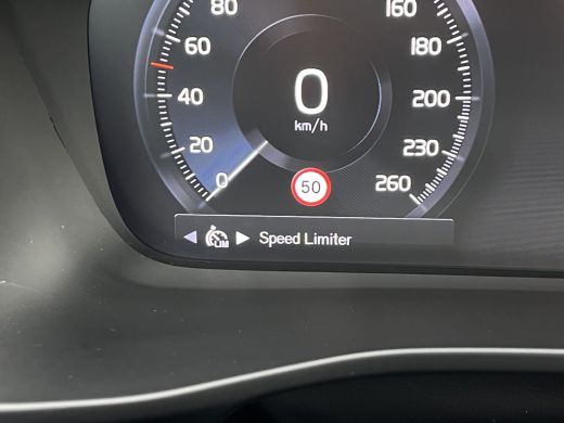 Volvo  XC40 Volvo 1.5 T4 Recharge Inscription | Achteruitrijcamera | Elektrisch glazen panorama-dak | Grootli... ActivLease financial lease