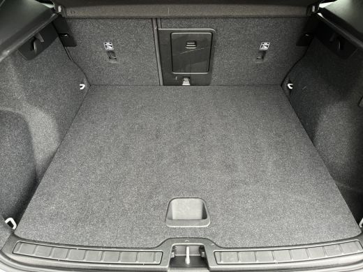 Volvo  XC40 Volvo 1.5 T4 Recharge Inscription | Achteruitrijcamera | Elektrisch glazen panorama-dak | Grootli... ActivLease financial lease