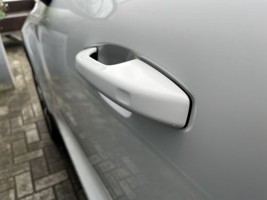 Volvo  XC40 Volvo 1.5 T4 Recharge Inscription | Achteruitrijcamera | Elektrisch glazen panorama-dak | Grootli... ActivLease financial lease