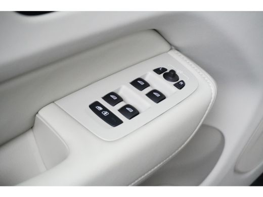 Volvo  XC60 T6 AWD Plus Bright | Adaptive Cruise | Panoramadak | Memory | Camera | Trekhaak | BLIS ActivLease financial lease