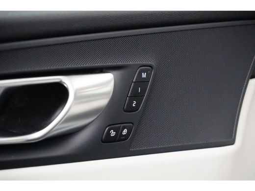 Volvo  XC60 T6 AWD Plus Bright | Adaptive Cruise | Panoramadak | Memory | Camera | Trekhaak | BLIS ActivLease financial lease