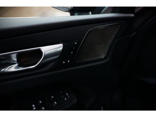 Volvo  XC60 Volvo T6 AWD Ultra Bright | Luchtvering | Head-up Display | Panoramadak | 360 Camera | Harman/Kar... ActivLease financial lease