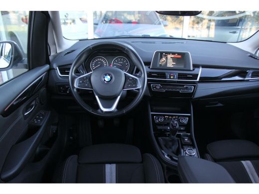 BMW 2 Serie Active Tourer 216i F45 Executive Sport-Line | NL auto | 2e eigenaar | 17 inch | LED | Navi | PDC ... ActivLease financial lease