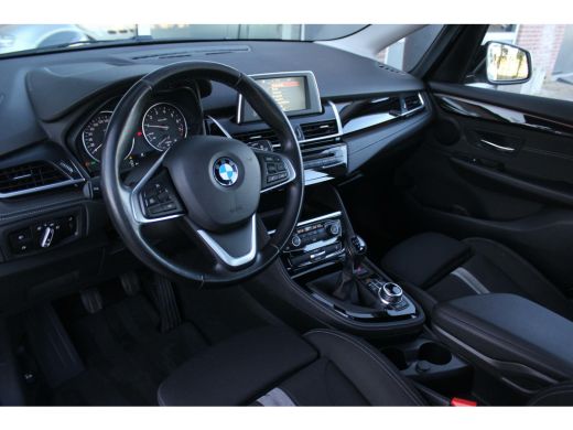 BMW 2 Serie Active Tourer 216i F45 Executive Sport-Line | NL auto | 2e eigenaar | 17 inch | LED | Navi | PDC ... ActivLease financial lease