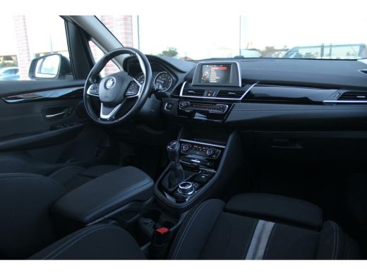 BMW 2 Serie Active Tourer 216i F45 Executive Sport-Line | NL auto | 2e eigenaar | 17 inch | LED | Navi | PDC ... ActivLease financial lease