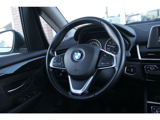 BMW 2 Serie Active Tourer 216i F45 Executive Sport-Line | NL auto | 2e eigenaar | 17 inch | LED | Navi | PDC ... ActivLease financial lease