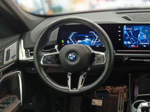 BMW iX1 xDrive30 (67 kWh) M-SPORT ** LED, BRUIN LEDER, PANORAMA, TREKH, ACC, H&K SOUND, 20-inch LMV ** 26... ActivLease financial lease