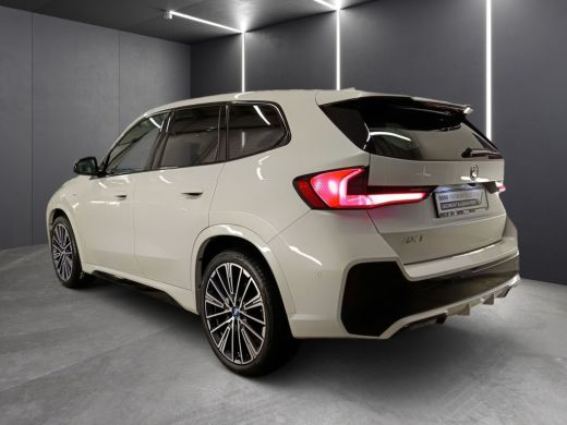 BMW iX1 xDrive30 (67 kWh) M-SPORT ** LED, BRUIN LEDER, PANORAMA, TREKH, ACC, H&K SOUND, 20-inch LMV ** 26... ActivLease financial lease