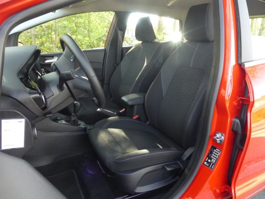 Ford Fiesta 1.0 EcoBoost Hybrid 125PK Titanium | PARKEERSENSOREN | DAB | APPLE CARPLAY/ANDROID AUTO | ActivLease financial lease