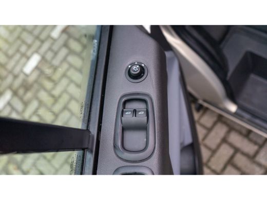 Ford Transit Custom 290 2.0 TDCI L2H1 Limited Dubbel Cabine | Airco | Parkeersensor voor en achter | Trekhaak ActivLease financial lease