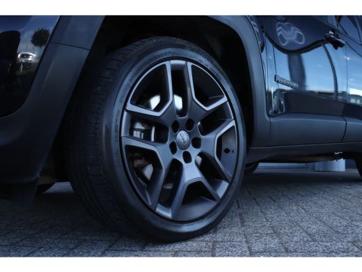 Jeep Renegade Jeep 4xe 240 Plug-in Hybrid Electric S | Adaptieve Cruise | Pano | Camera | Keyless | Stoel+Stuur... ActivLease financial lease