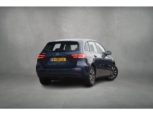 Mercedes B-Klasse 180 Business Solution | Trekhaak | Half Leer | Virtual | Stoelverw. | CarPlay ActivLease financial lease
