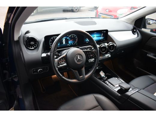 Mercedes B-Klasse 180 Business Solution | Trekhaak | Half Leer | Virtual | Stoelverw. | CarPlay ActivLease financial lease