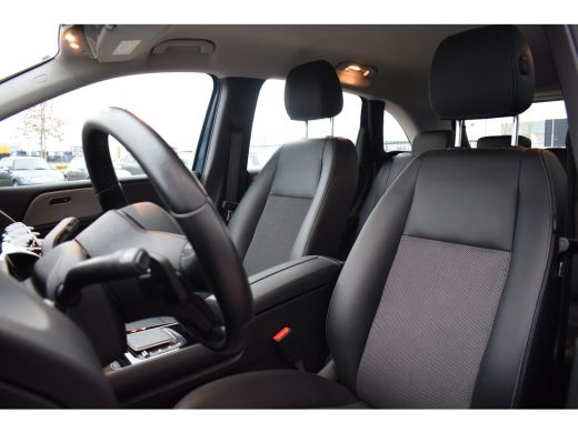 Mercedes B-Klasse 180 Business Solution | Trekhaak | Half Leer | Virtual | Stoelverw. | CarPlay ActivLease financial lease