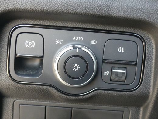 Mercedes Citan 110 CDI L1 Pro Automaat | TREKHAAK | NAVI | STOELVERWARMING | APPLE CARPLAY/ANDROID AUTO | ActivLease financial lease