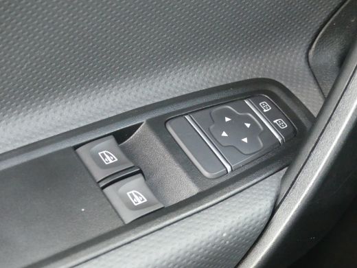 Mercedes Citan 110 CDI L1 Pro Automaat | TREKHAAK | NAVI | STOELVERWARMING | APPLE CARPLAY/ANDROID AUTO | ActivLease financial lease