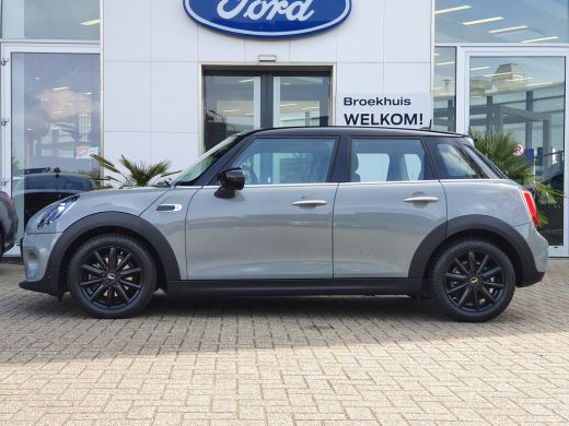 Mini Cooper 1.5 Business Edition | Full LED | Cruise Control | Parkersensoren | Clima ActivLease financial lease