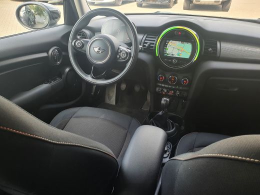 Mini Cooper 1.5 Business Edition | Full LED | Cruise Control | Parkersensoren | Clima ActivLease financial lease