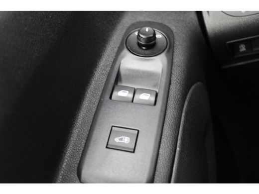 Opel Combo 1.6D 100PK TREKHAAK | AIRCO | BETIMMERING LAADRUIMTE | PARKEERSENSOREN ActivLease financial lease