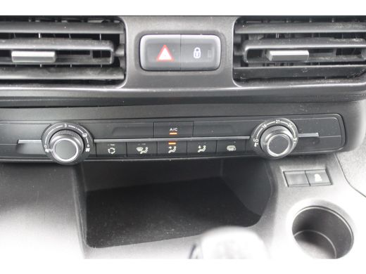 Opel Combo 1.6D 100PK TREKHAAK | AIRCO | BETIMMERING LAADRUIMTE | PARKEERSENSOREN ActivLease financial lease