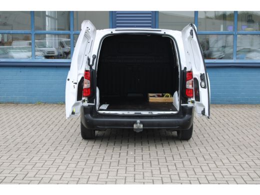 Opel Combo 1.6D 100PK TREKHAAK | AIRCO | BETIMMERING LAADRUIMTE | PARKEERSENSOREN ActivLease financial lease