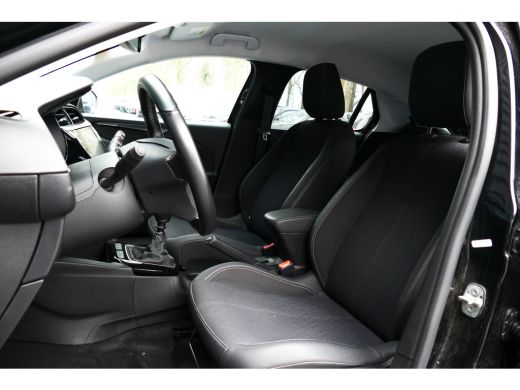 Opel Corsa Opel 1.2 TURBO 100PK 5-DRS ELEGANCE / NAVI / LED / PDC / CLIMA / 16"LMV / BLUETOOTH / CRUISECONTR... ActivLease financial lease
