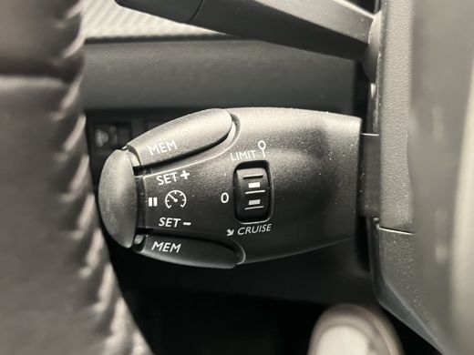 Peugeot 2008 1.2 PureTech 100 Allure | Achteruitrijcamera | Achteruitrijcamera | Apple Carplay/Android Auto|te... ActivLease financial lease