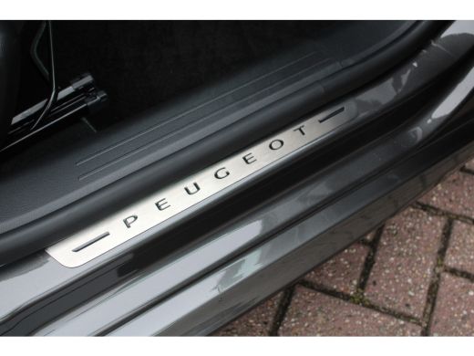 Peugeot 208 1.2 PureTech GT-Line | Automaat | Navigatie | Camera | Panoramadak | 25.000km | ActivLease financial lease