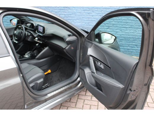 Peugeot 208 1.2 PureTech GT-Line | Automaat | Navigatie | Camera | Panoramadak | 25.000km | ActivLease financial lease